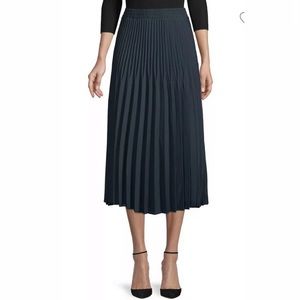Max Studio Navy pleated midi skirt Sz M